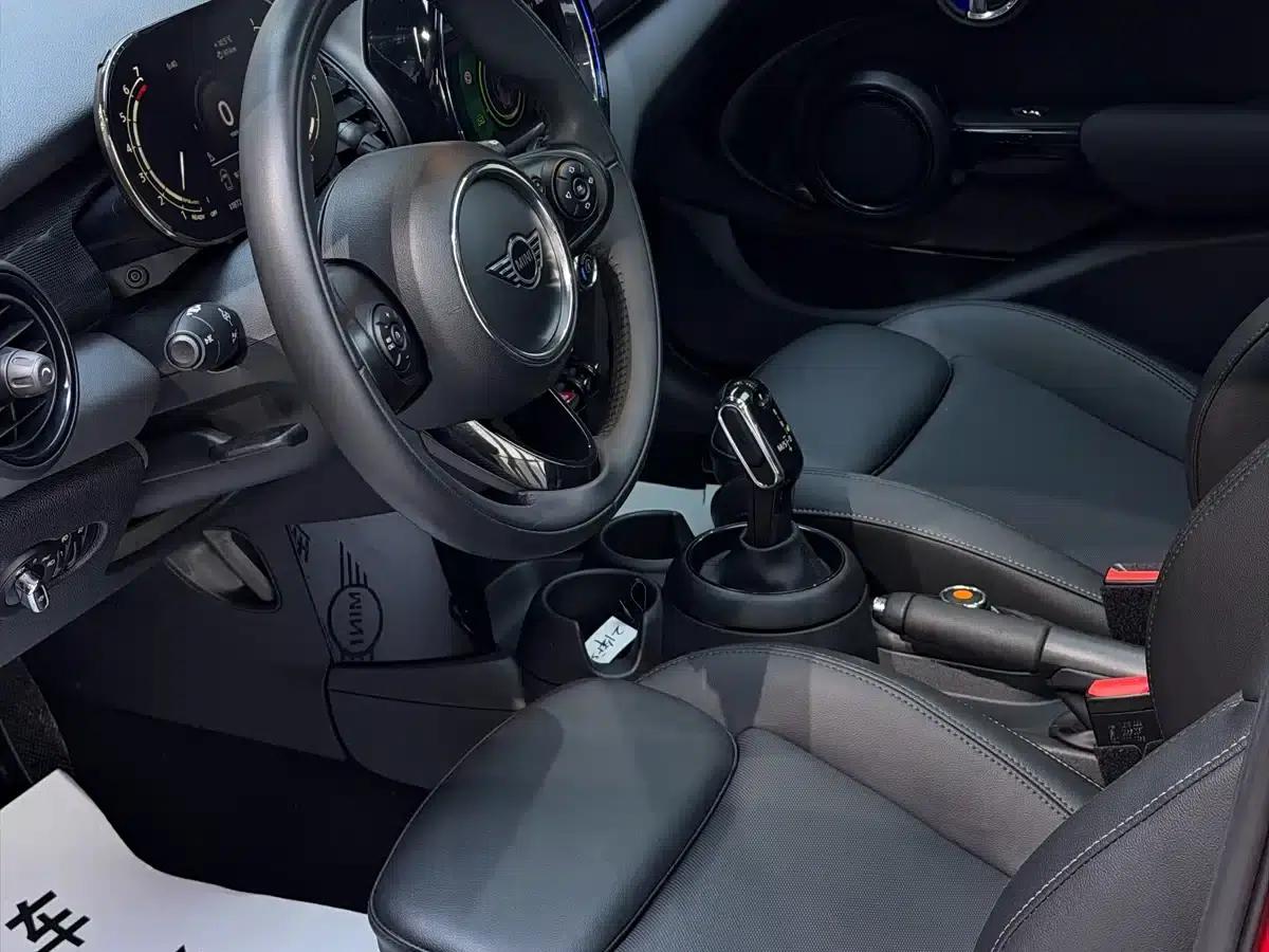2021 MINI 1.5T COOPER Classic 5-Door — миниатюра 6