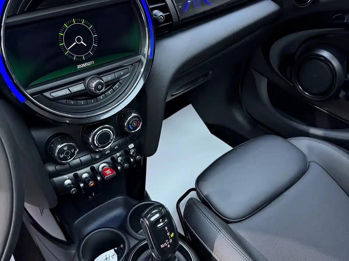 2021 MINI 1.5T COOPER Classic 5-Door — миниатюра 9