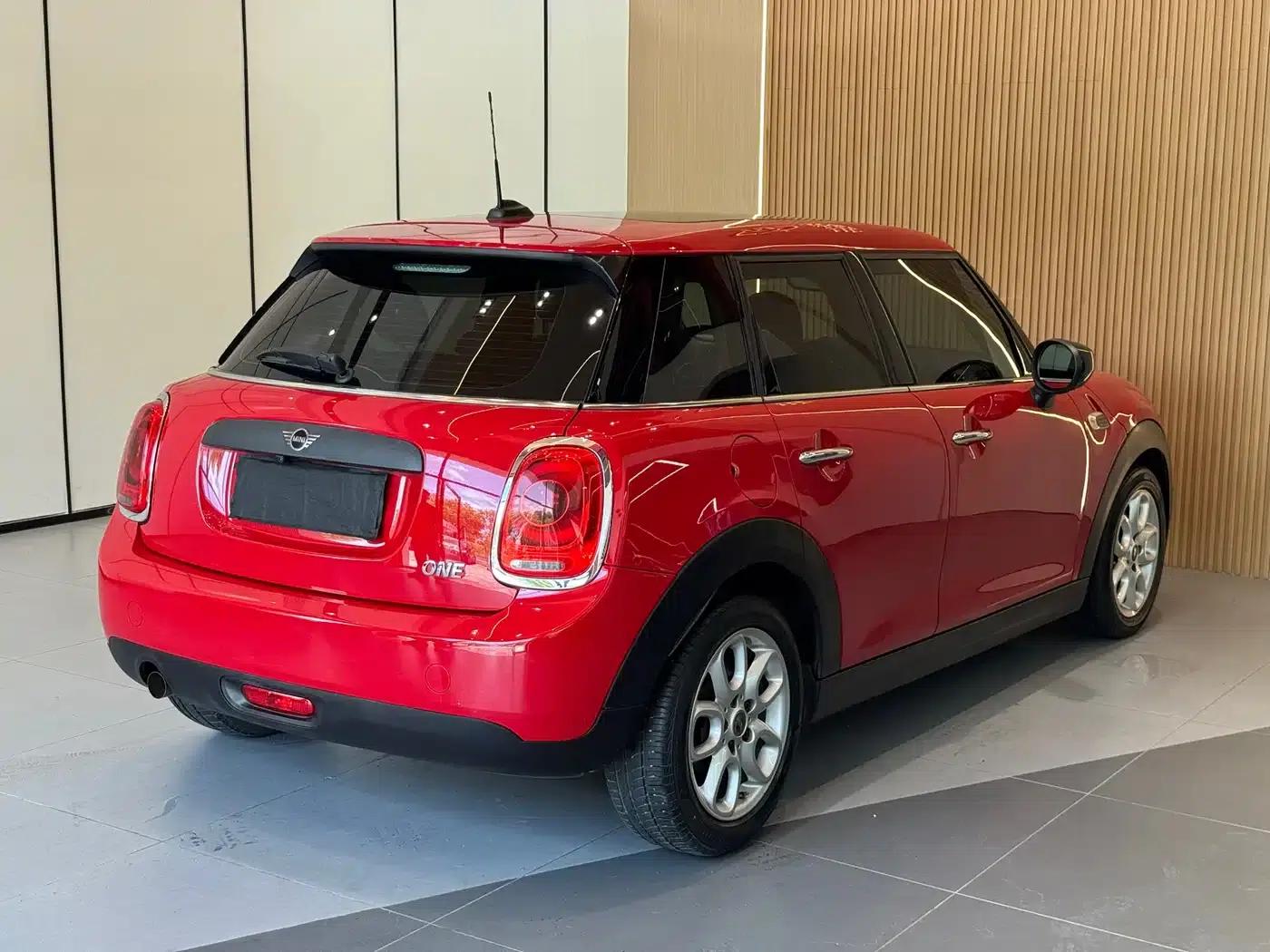 2021 MINI 1.5T ONE 5-Door — миниатюра 18