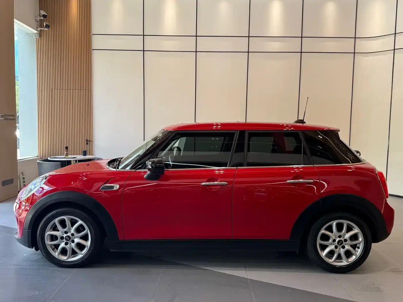 2021 MINI 1.5T ONE 5-Door — миниатюра 4