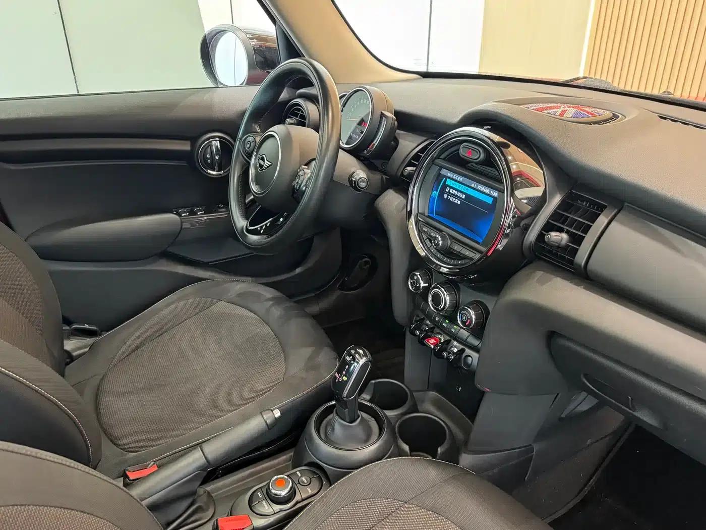 2021 MINI 1.5T ONE 5-Door — миниатюра 10