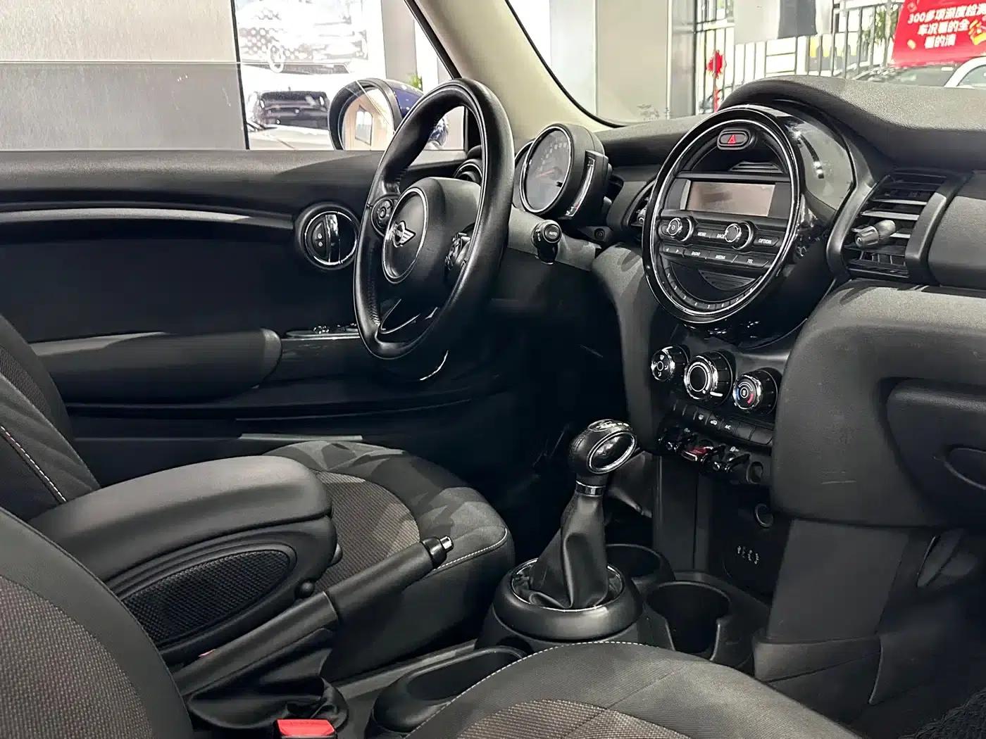 MINI 2016 1.2T ONE Pioneer — миниатюра 5
