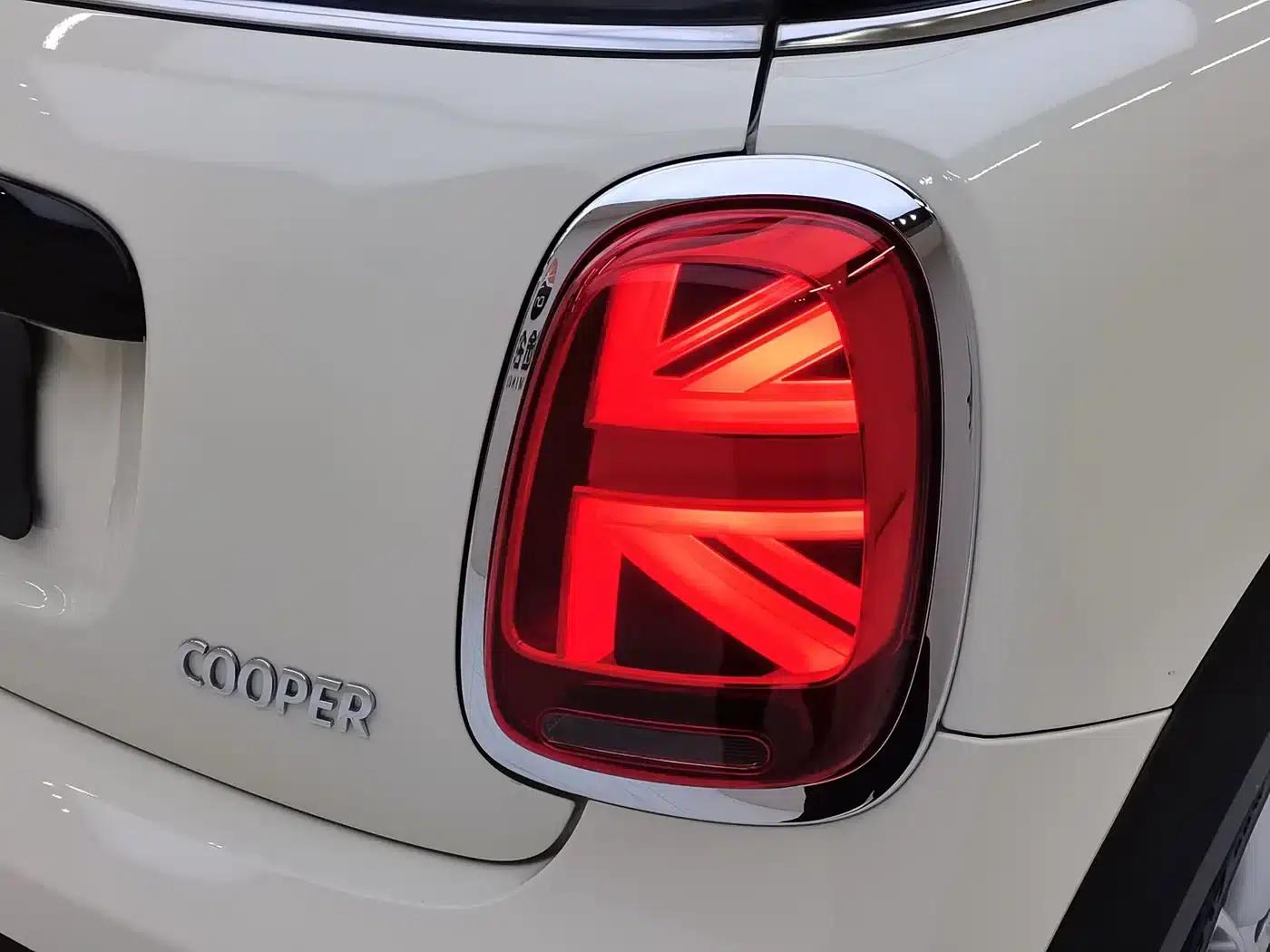 MINI 2022 1.5T COOPER Classic — миниатюра 14