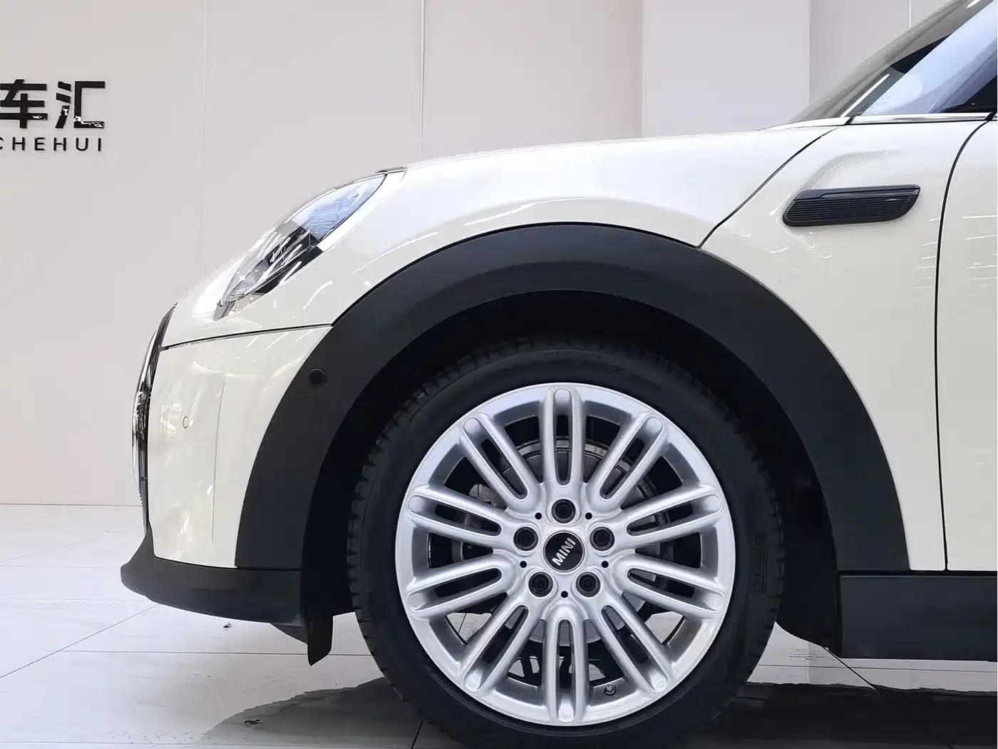 MINI 2022 1.5T COOPER Classic — миниатюра 16