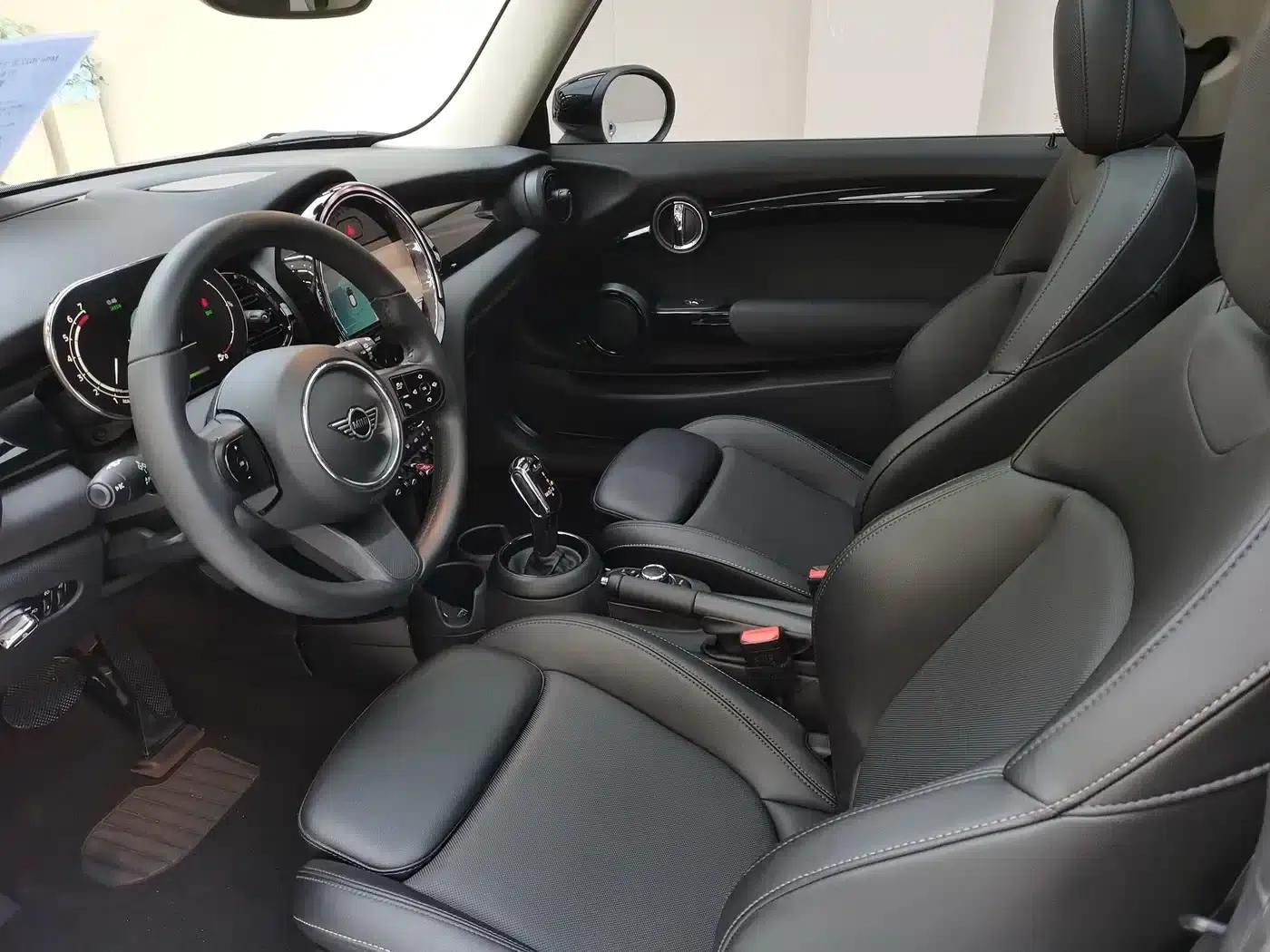 MINI 2022 1.5T COOPER Classic — миниатюра 4