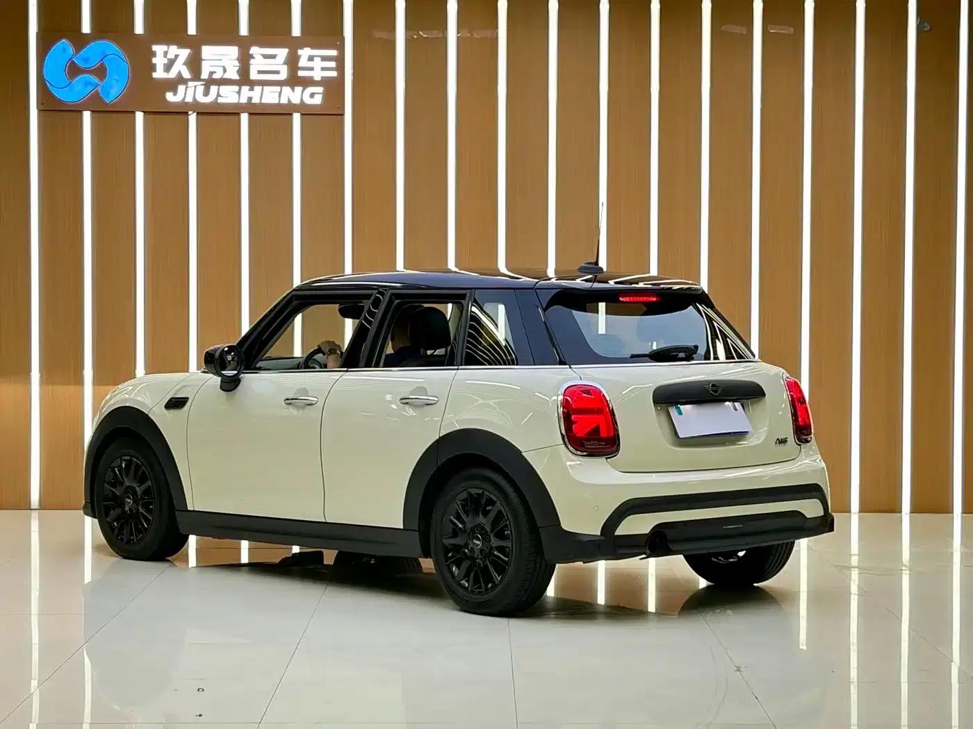 2021 MINI 1.5T ONE 5-Door — миниатюра 12