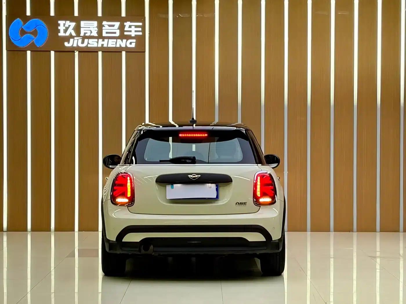 2021 MINI 1.5T ONE 5-Door — миниатюра 13