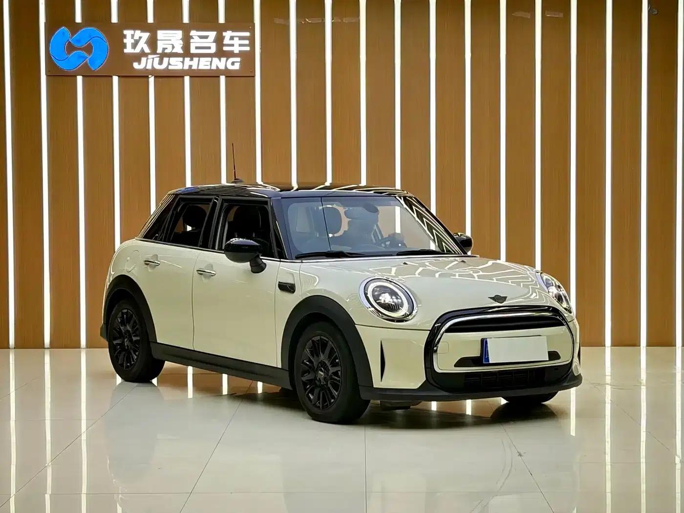 2021 MINI 1.5T ONE 5-Door — миниатюра 3