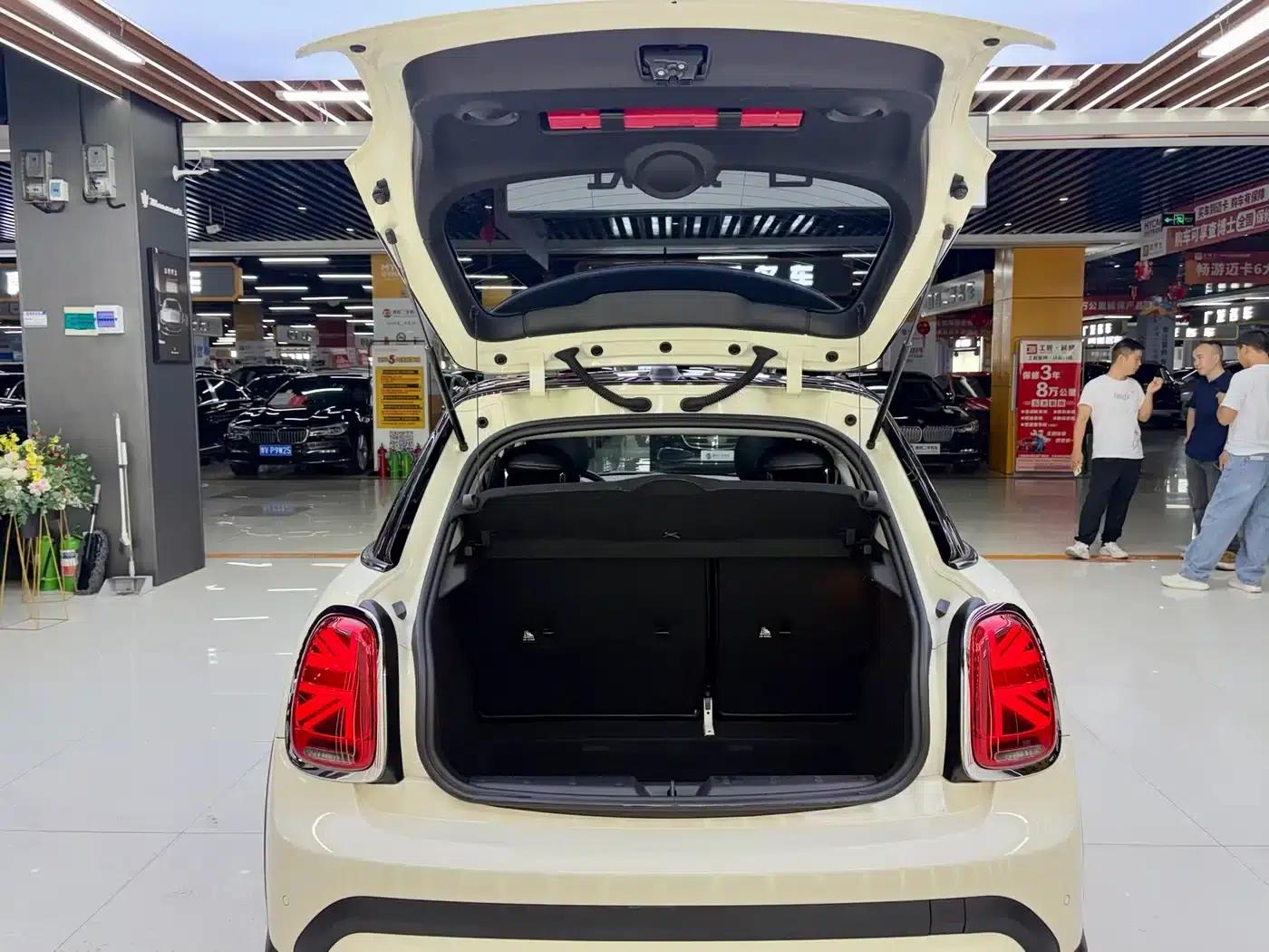 2021 MINI 1.5T ONE 5-Door — миниатюра 8