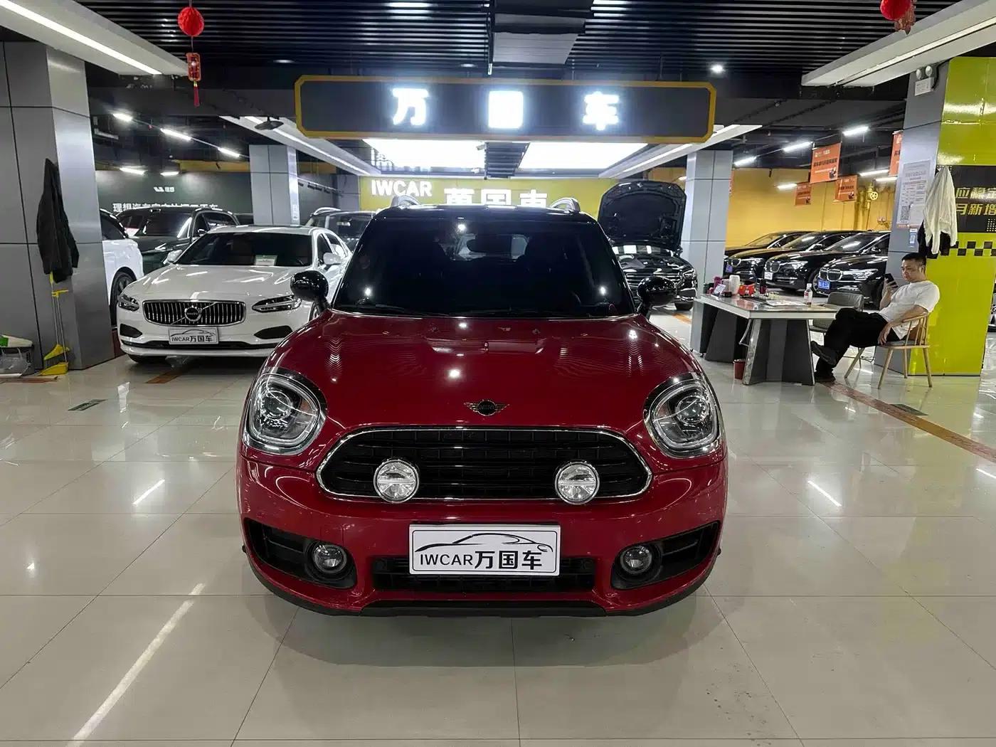 2019 MINI COUNTRYMAN 1.5T COOPER ALL4 Artist Weekend Travel Edition — миниатюра 2