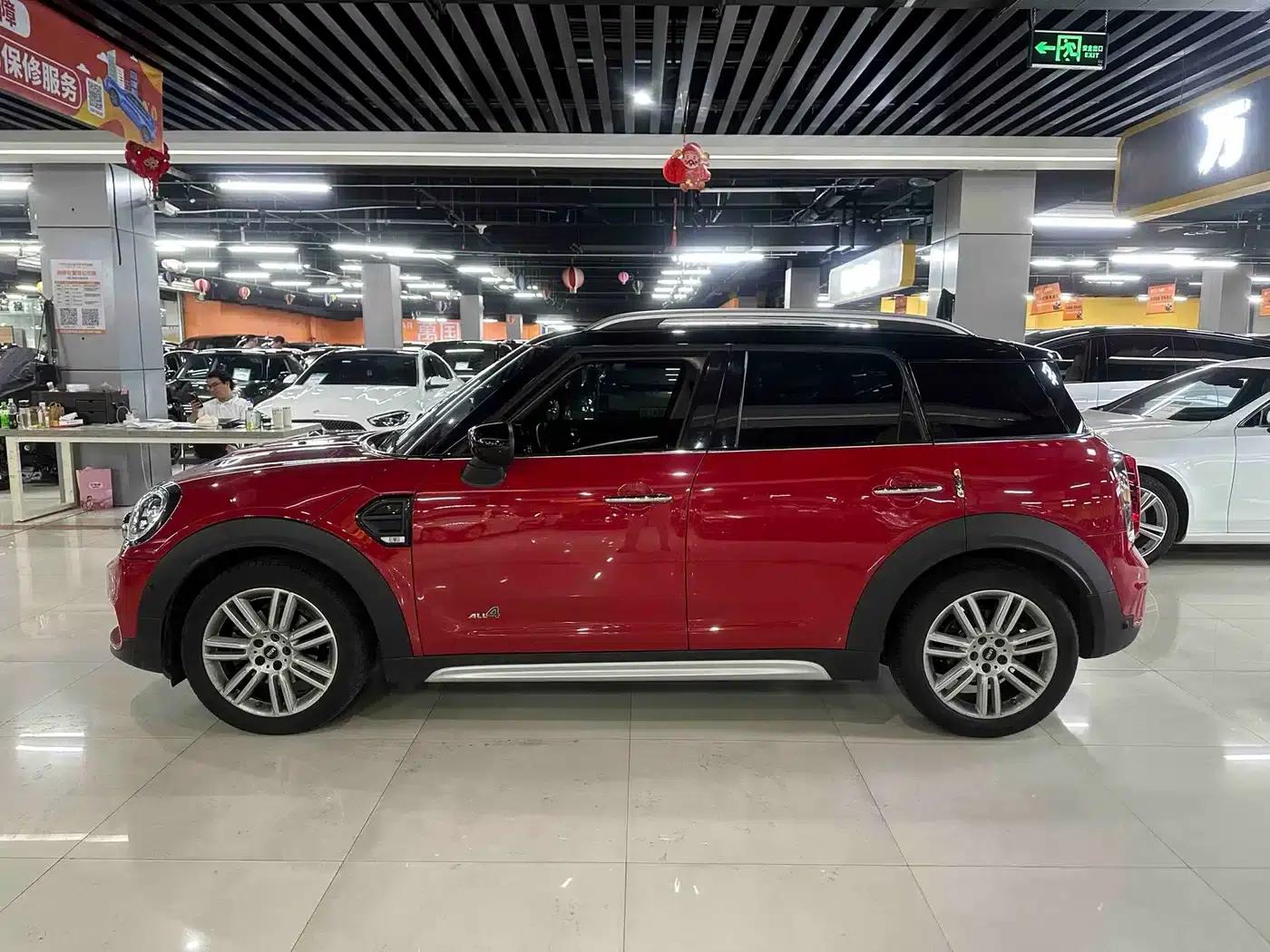 2019 MINI COUNTRYMAN 1.5T COOPER ALL4 Artist Weekend Travel Edition — миниатюра 3