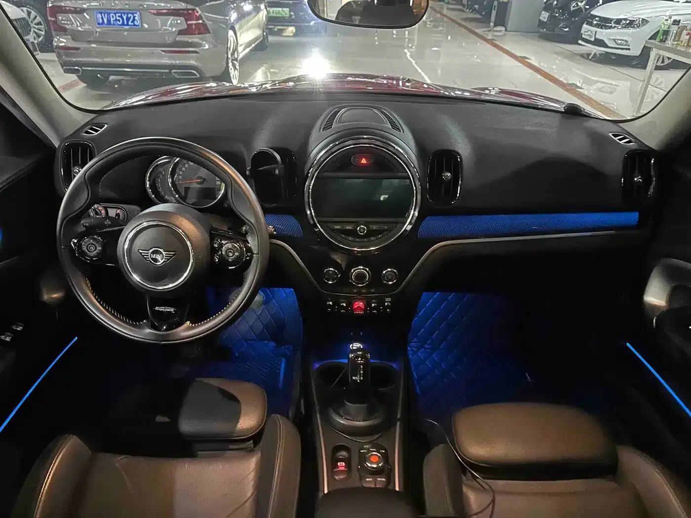 2019 MINI COUNTRYMAN 1.5T COOPER ALL4 Artist Weekend Travel Edition — миниатюра 6