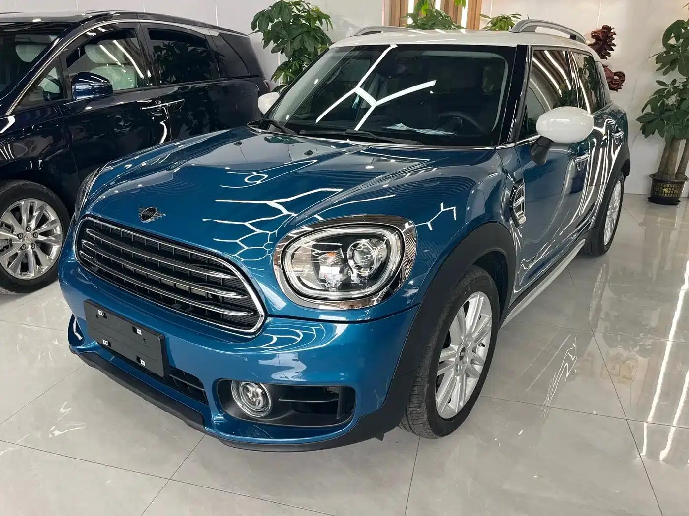 2019 MINI COUNTRYMAN 1.5T COOPER ALL4 Artist Weekend Travel Edition — миниатюра 1