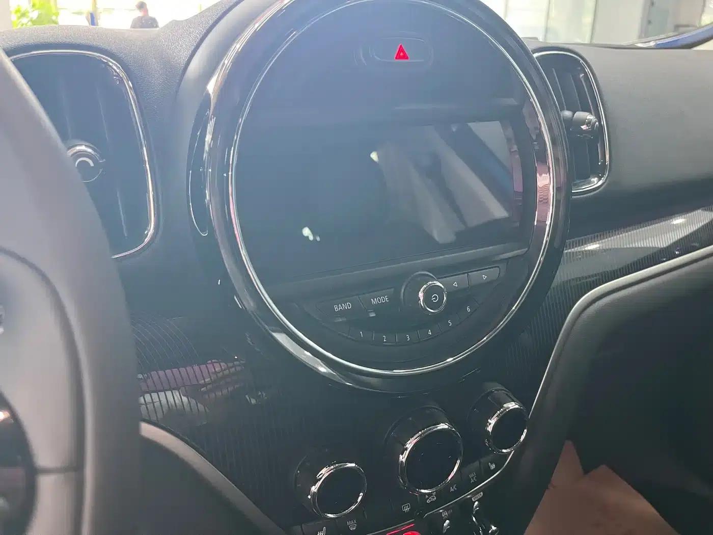 2019 MINI COUNTRYMAN 1.5T COOPER ALL4 Artist Weekend Travel Edition — миниатюра 11