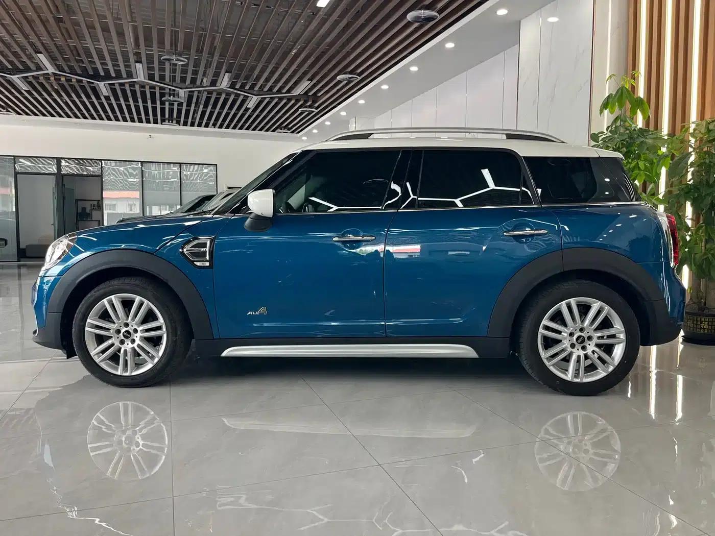 2019 MINI COUNTRYMAN 1.5T COOPER ALL4 Artist Weekend Travel Edition — миниатюра 3