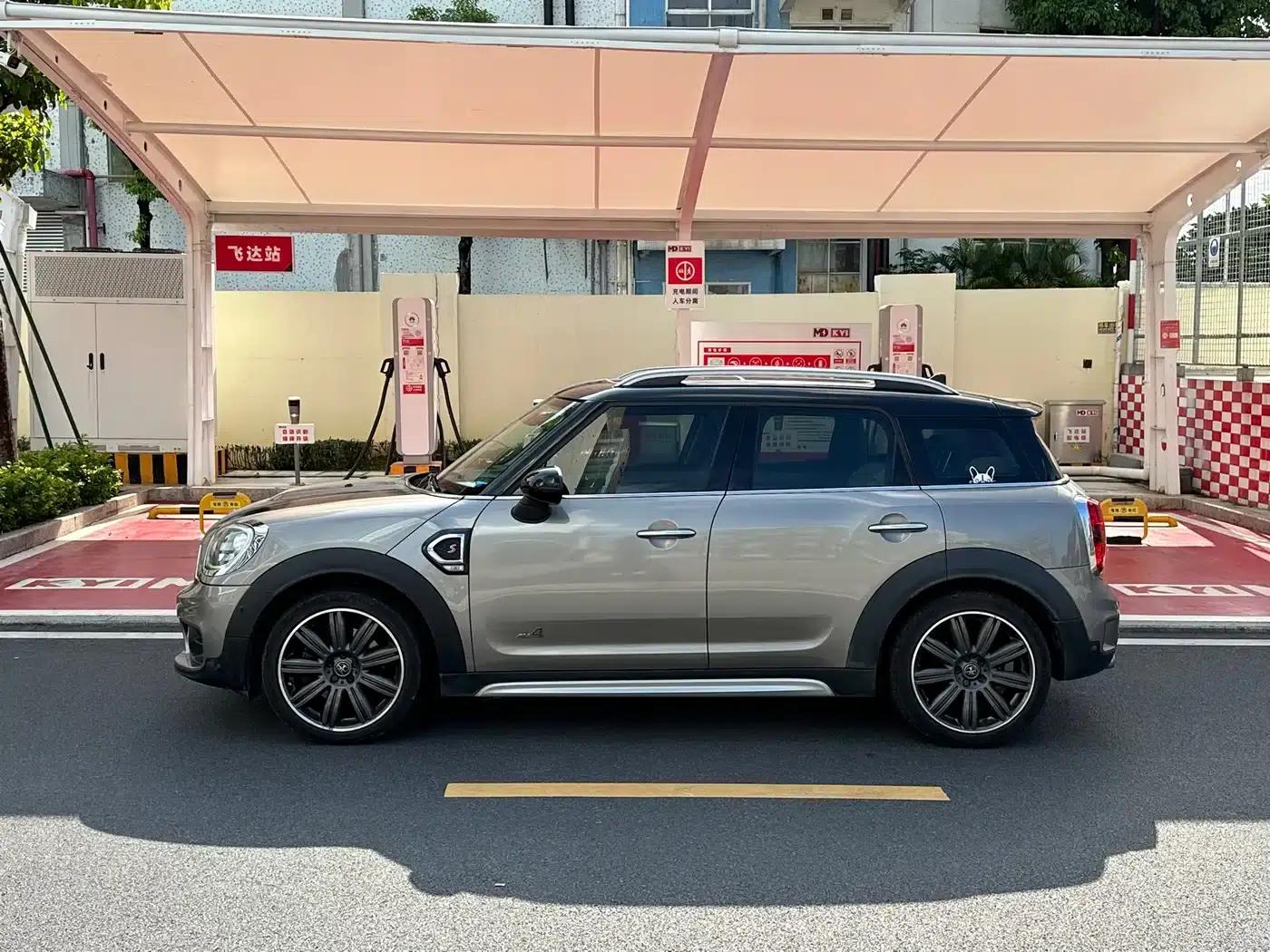 2018 MINI COUNTRYMAN 2.0T COOPER S ALL4 Artist — миниатюра 3