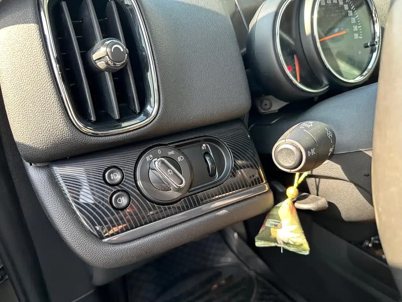 2018 MINI COUNTRYMAN 2.0T COOPER S ALL4 Artist — миниатюра 10