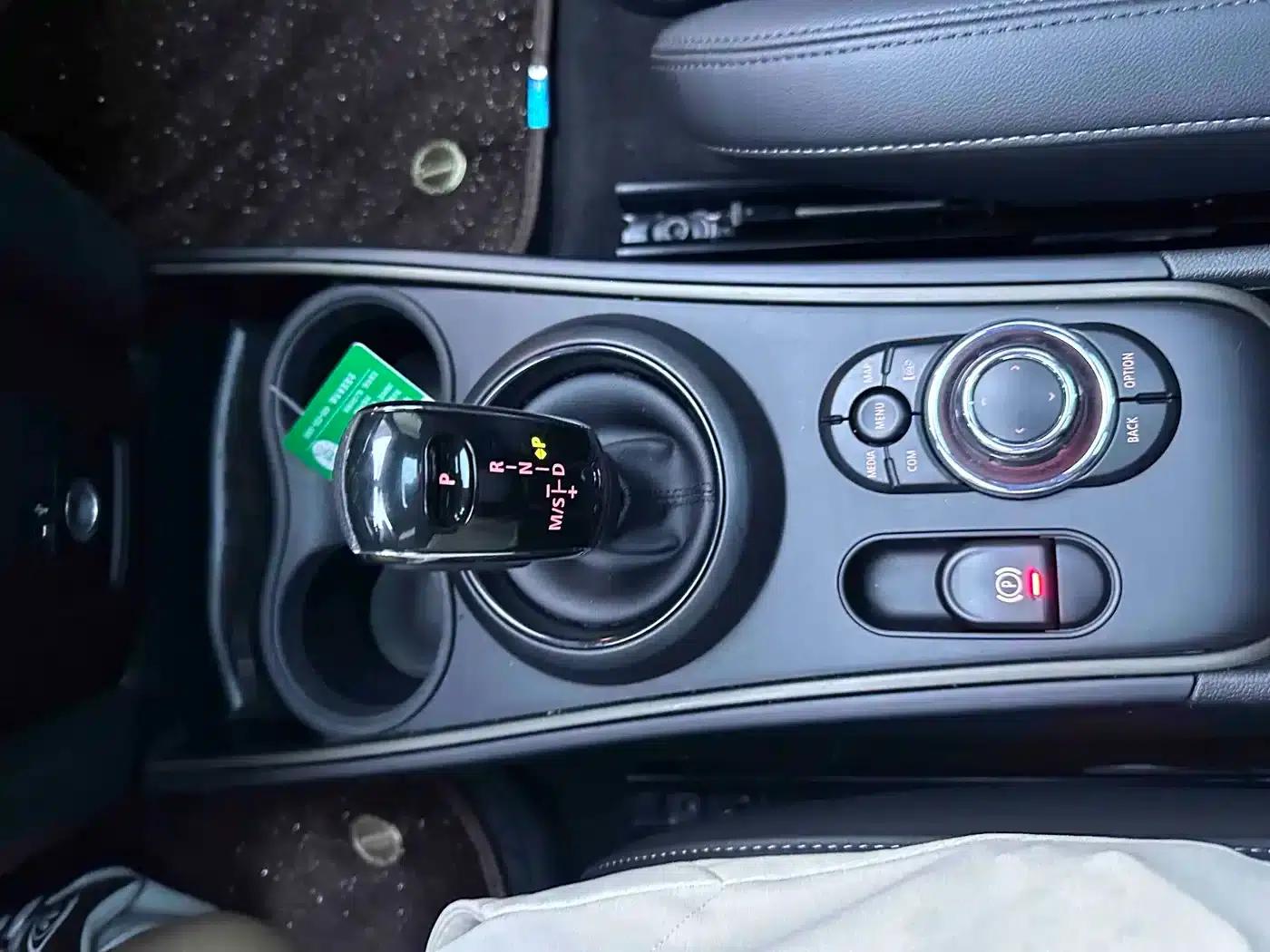 2022 MINI COUNTRYMAN 1.5T COOPER ALL4 Black Label Special Edition — миниатюра 15