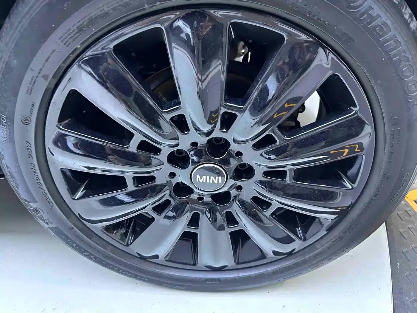 2022 MINI COUNTRYMAN 1.5T COOPER ALL4 Black Label Special Edition — миниатюра 24