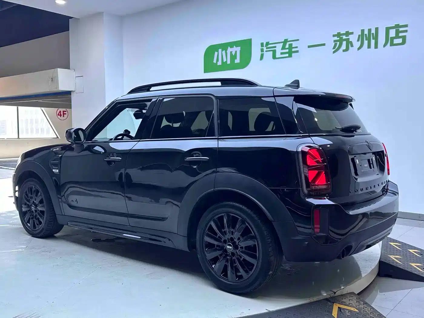 2022 MINI COUNTRYMAN 1.5T COOPER ALL4 Black Label Special Edition — миниатюра 6