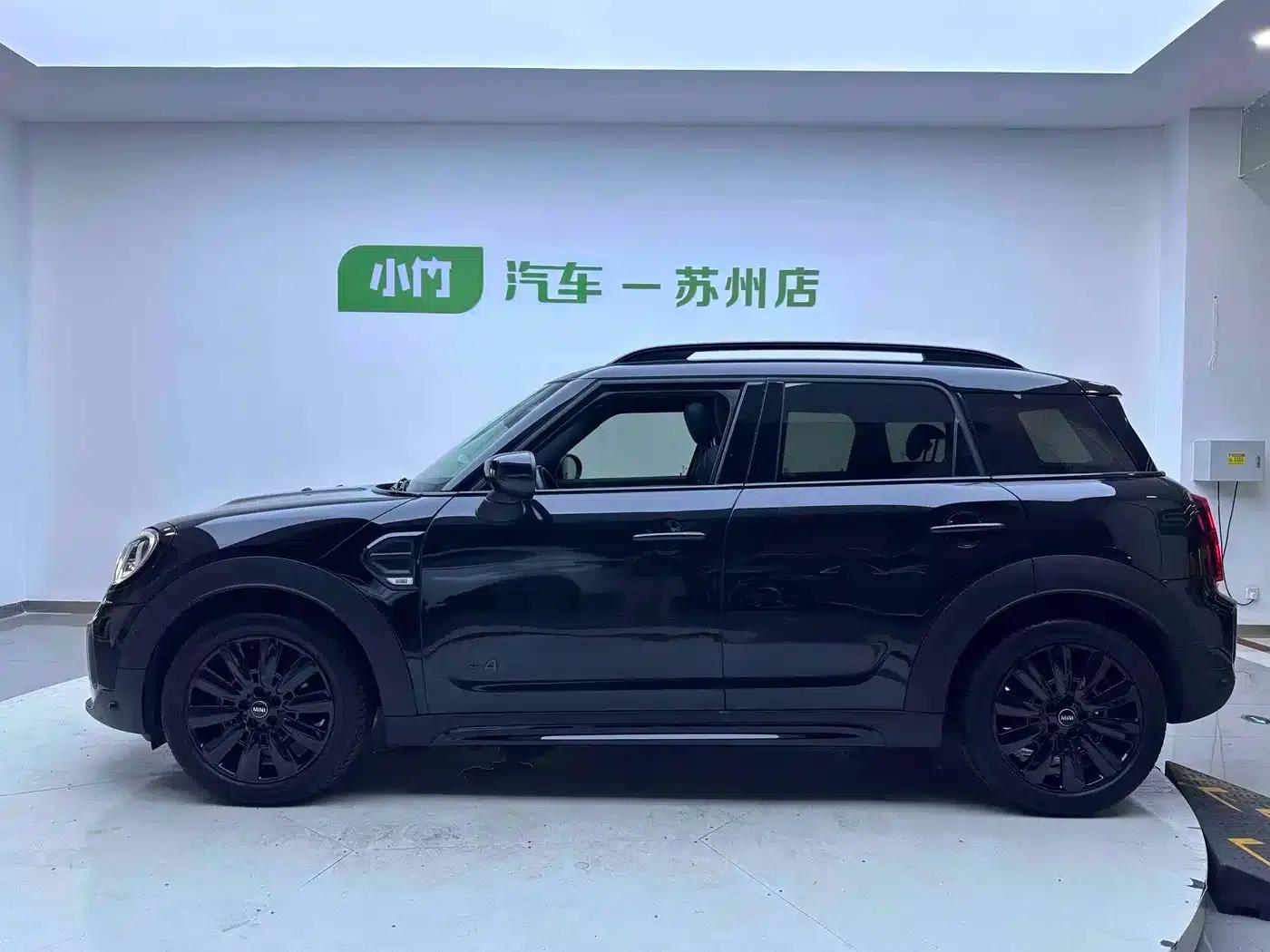 2022 MINI COUNTRYMAN 1.5T COOPER ALL4 Black Label Special Edition — миниатюра 8