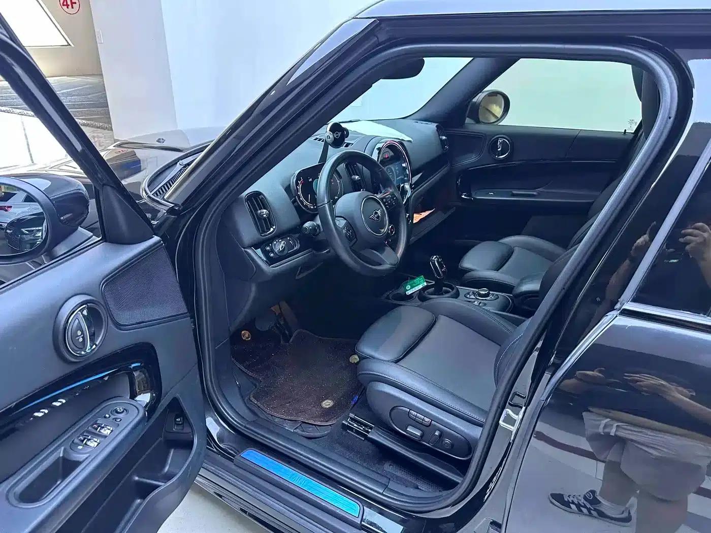 2022 MINI COUNTRYMAN 1.5T COOPER ALL4 Black Label Special Edition — миниатюра 9