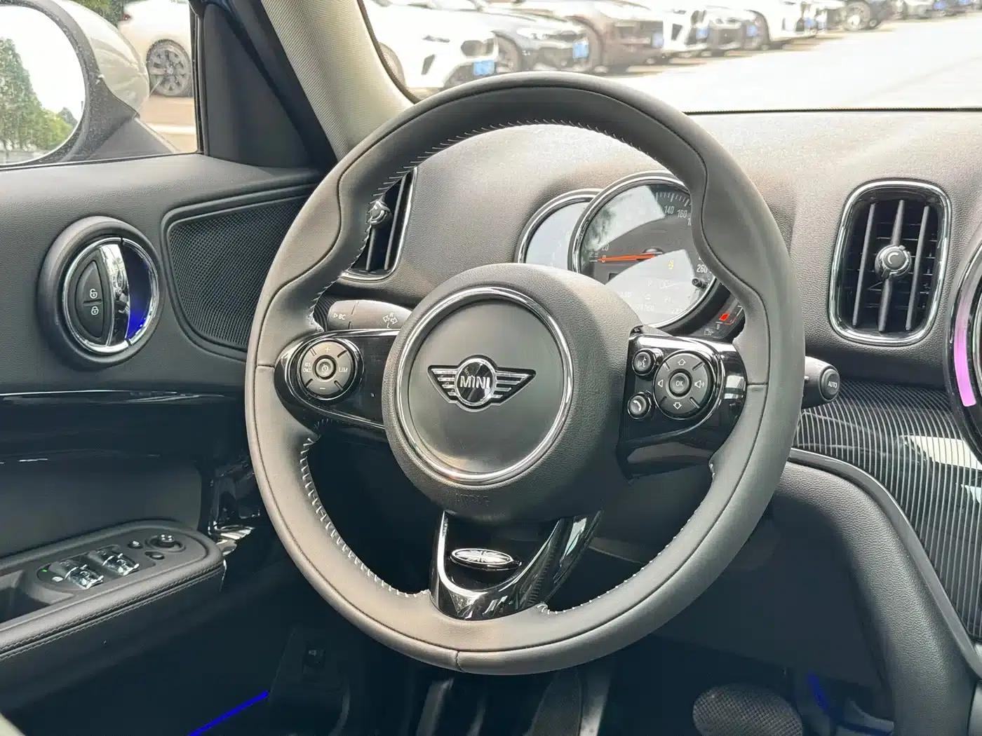 2017 MINI COUNTRYMAN 1.5T COOPER ALL4 Traveler — миниатюра 10