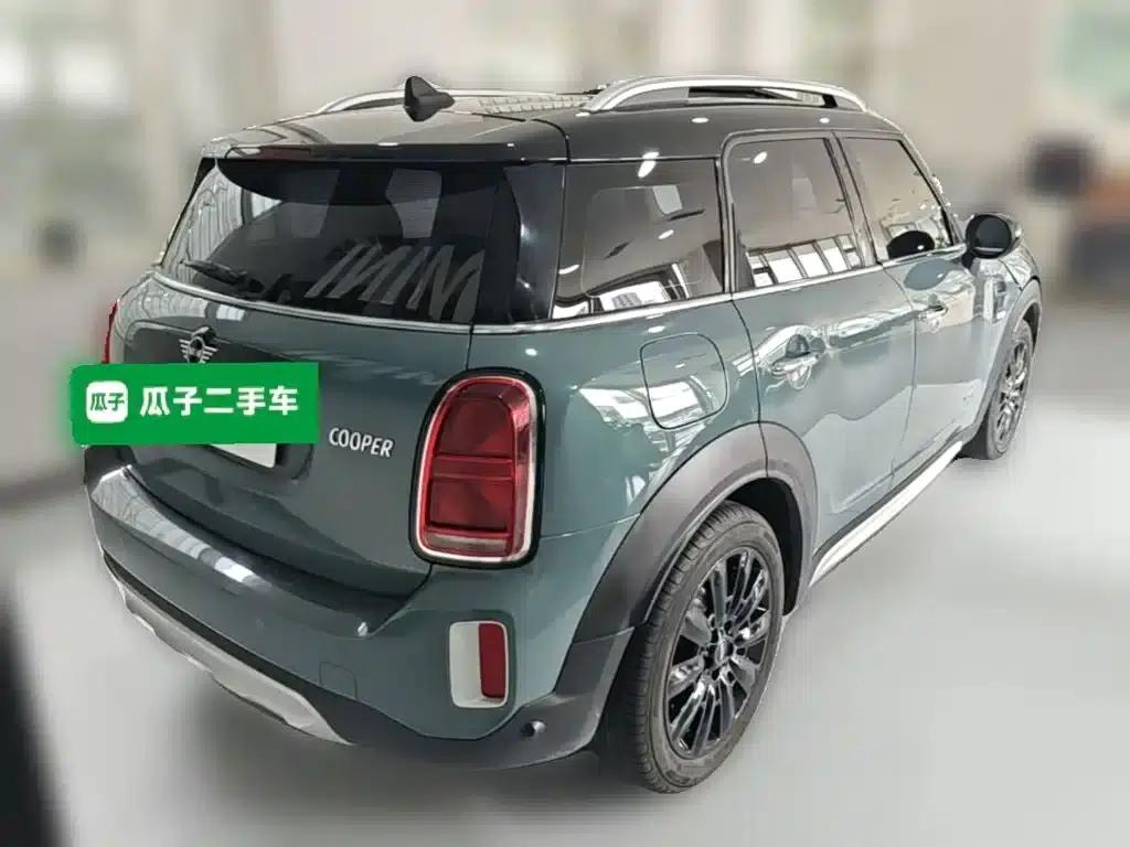 2021 MINI COUNTRYMAN 1.5T COOPER ALL4 Connoisseur — миниатюра 12