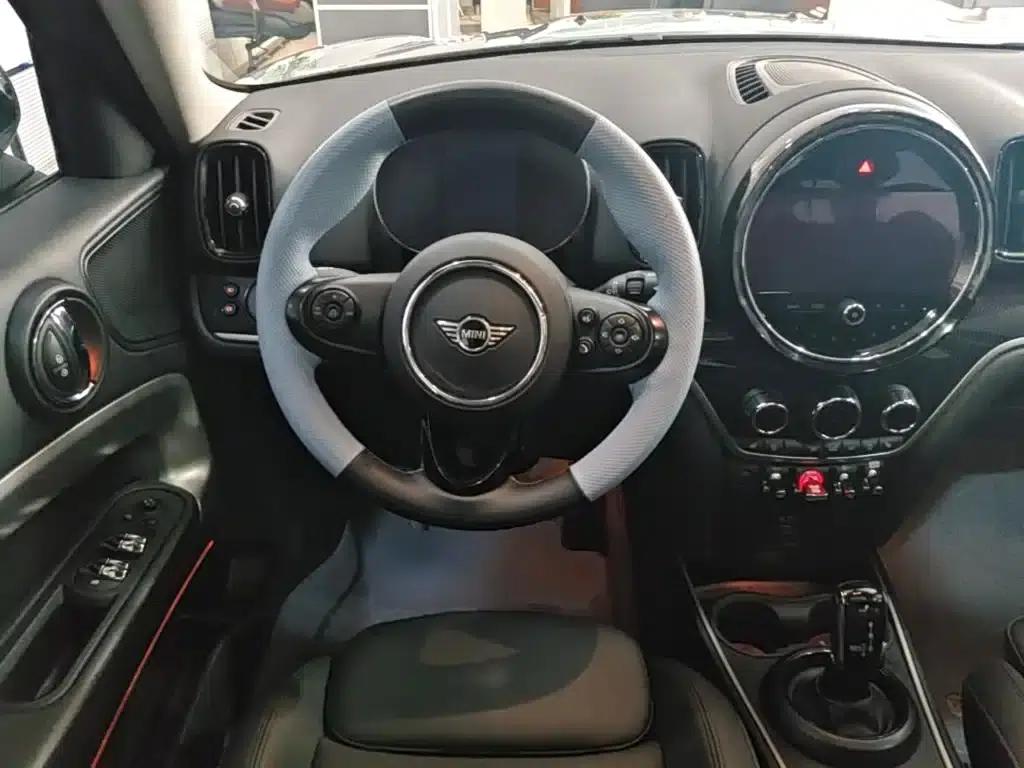 2021 MINI COUNTRYMAN 1.5T COOPER ALL4 Connoisseur — миниатюра 17