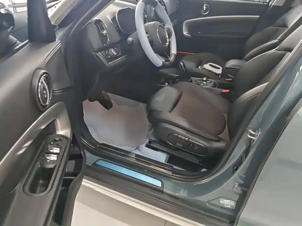 2021 MINI COUNTRYMAN 1.5T COOPER ALL4 Connoisseur — миниатюра 23