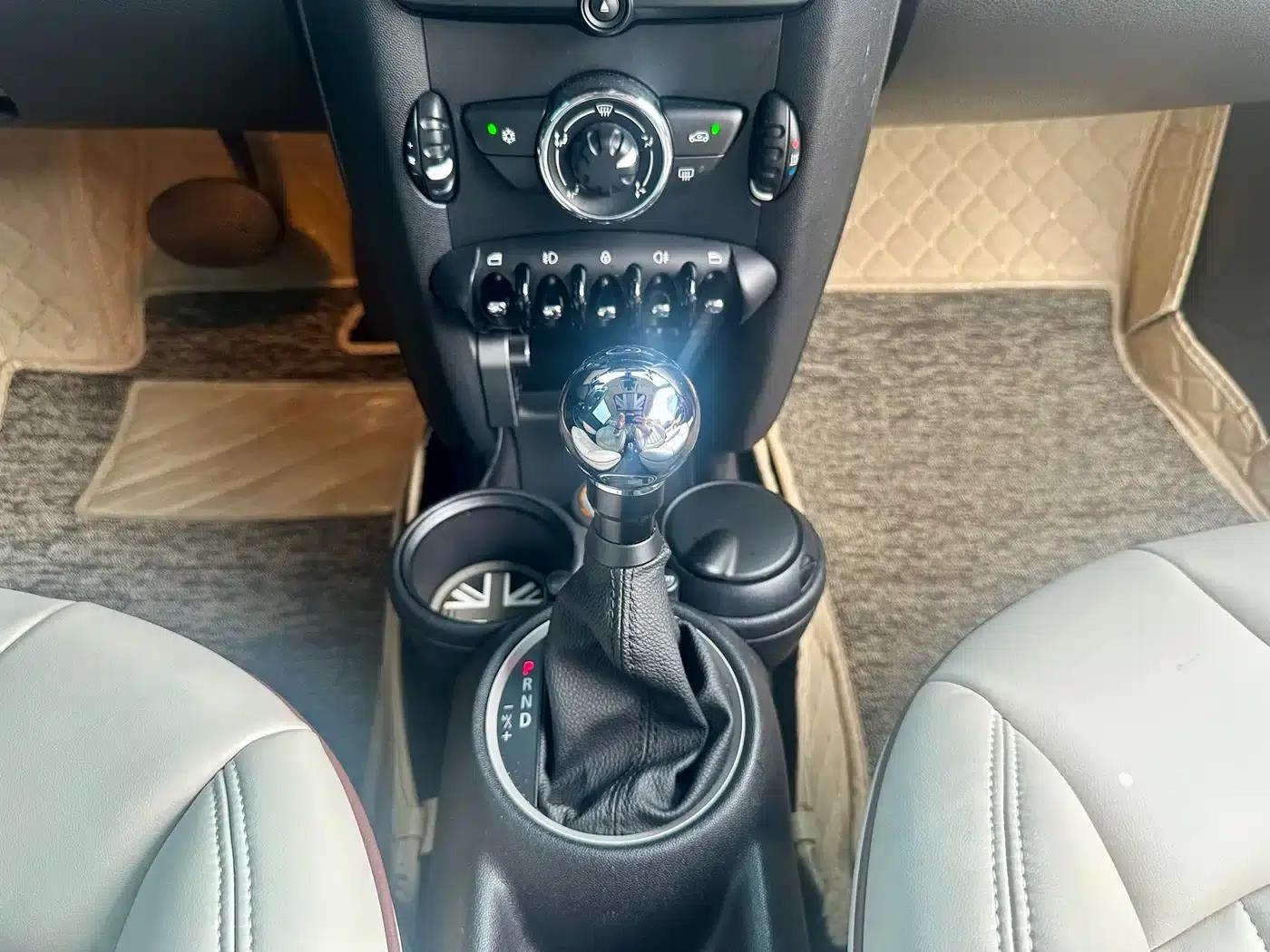 2011 MINI CLUBMAN 1.6L COOPER Fun — миниатюра 16