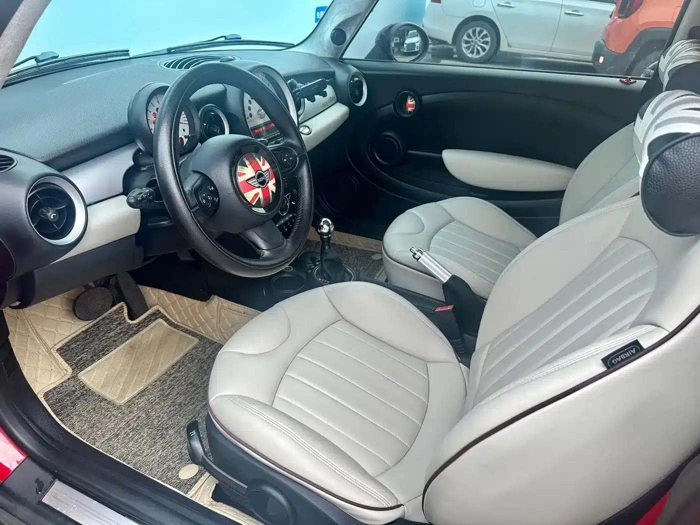 2011 MINI CLUBMAN 1.6L COOPER Fun — миниатюра 8