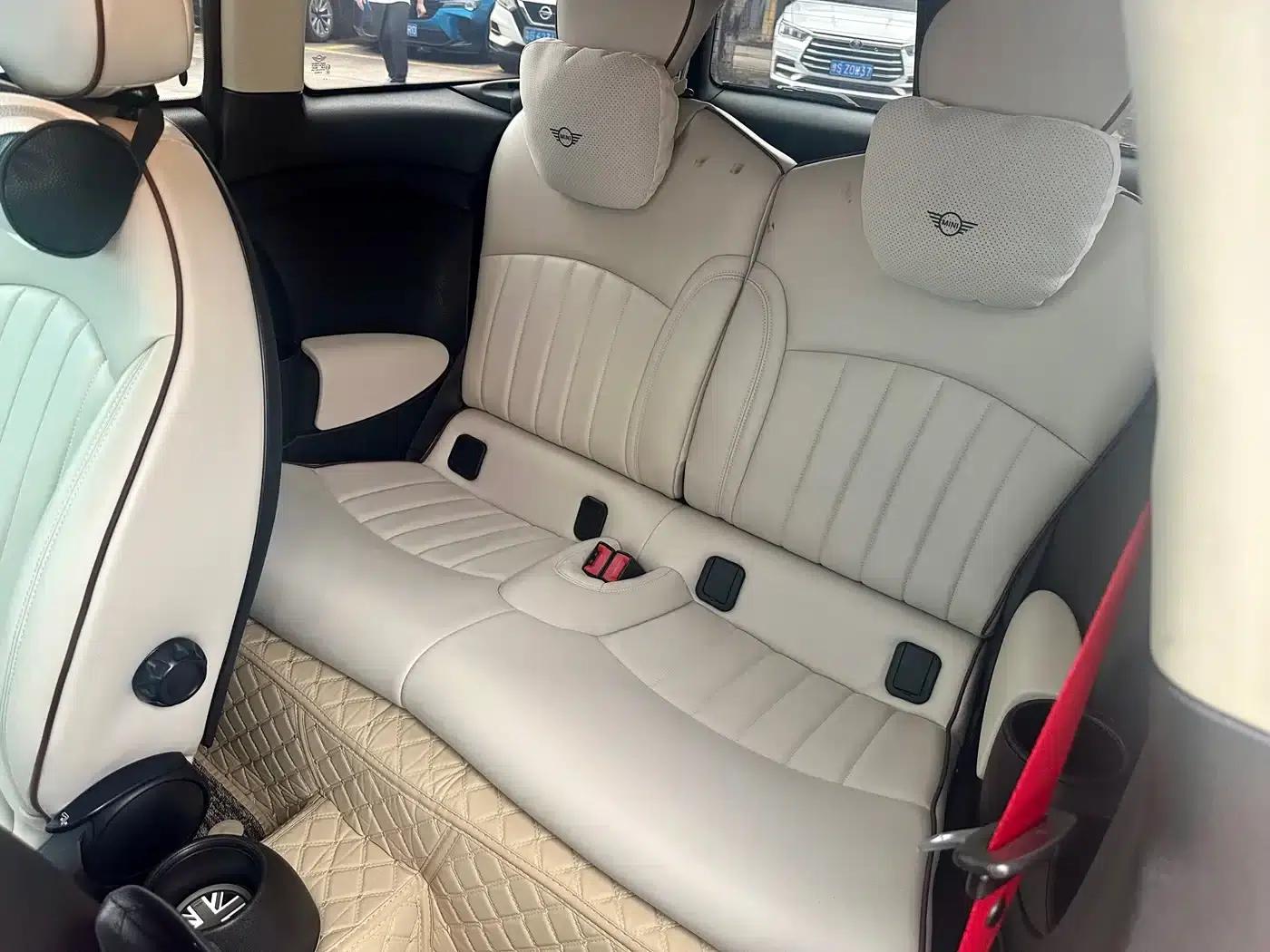 2011 MINI CLUBMAN 1.6L COOPER Fun — миниатюра 9