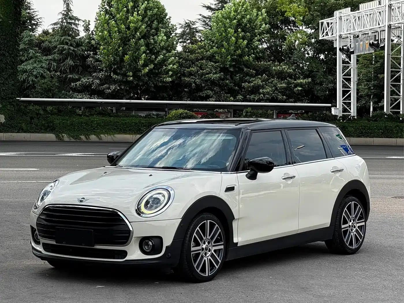 2021 MINI CLUBMAN 1.5T COOPER Connoisseur — миниатюра 1