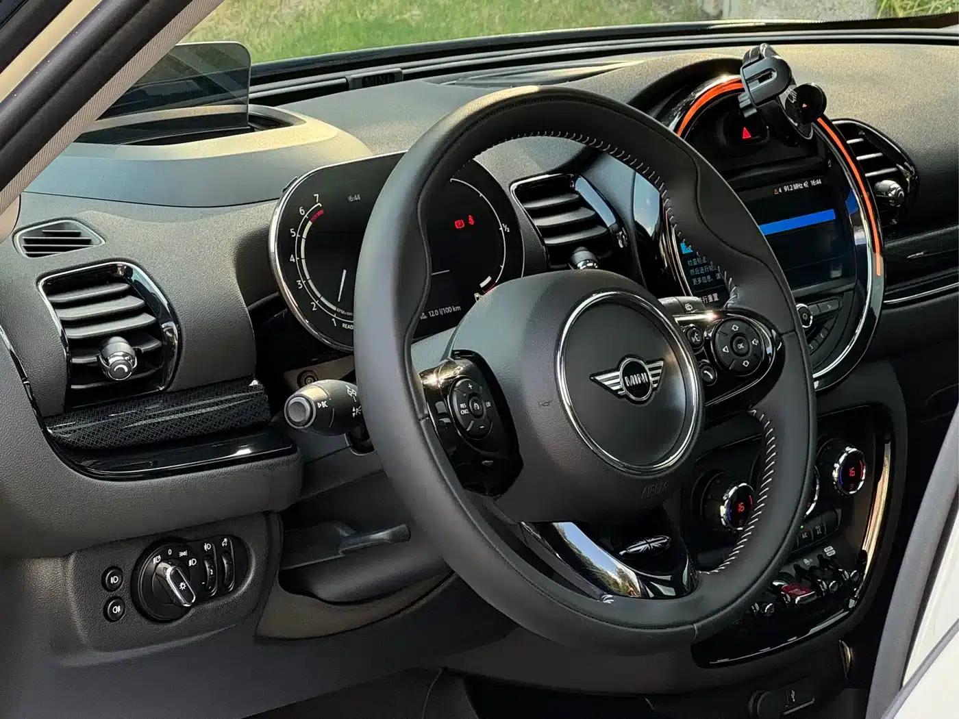 2021 MINI CLUBMAN 1.5T COOPER Connoisseur — миниатюра 4