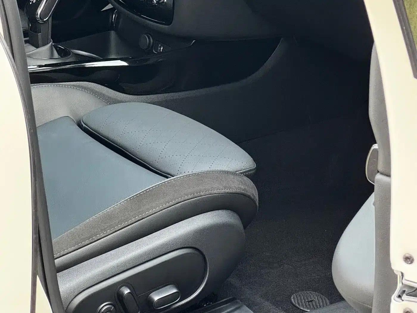2021 MINI CLUBMAN 1.5T COOPER Connoisseur — миниатюра 6