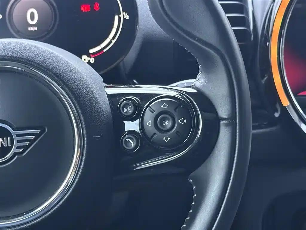 2021 MINI CLUBMAN 1.5T COOPER Connoisseur — миниатюра 16