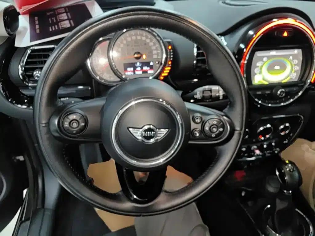2016 MINI CLUBMAN Facelift 1.5T COOPER — миниатюра 11
