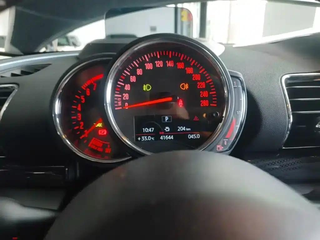 2019 MINI CLUBMAN 1.5T COOPER Connoisseur — миниатюра 12