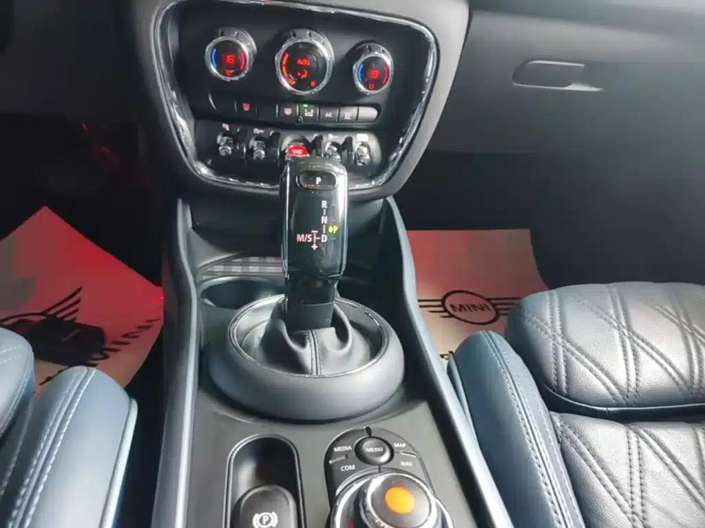 2019 MINI CLUBMAN 1.5T COOPER Connoisseur — миниатюра 14