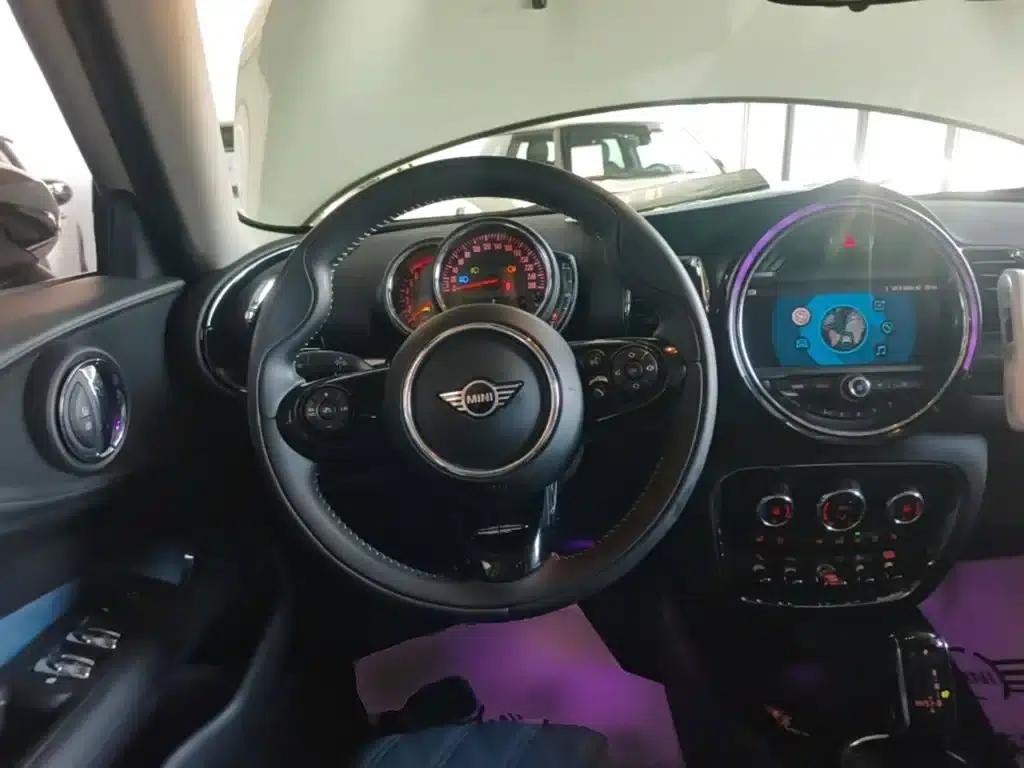 2019 MINI CLUBMAN 1.5T COOPER Connoisseur — миниатюра 11