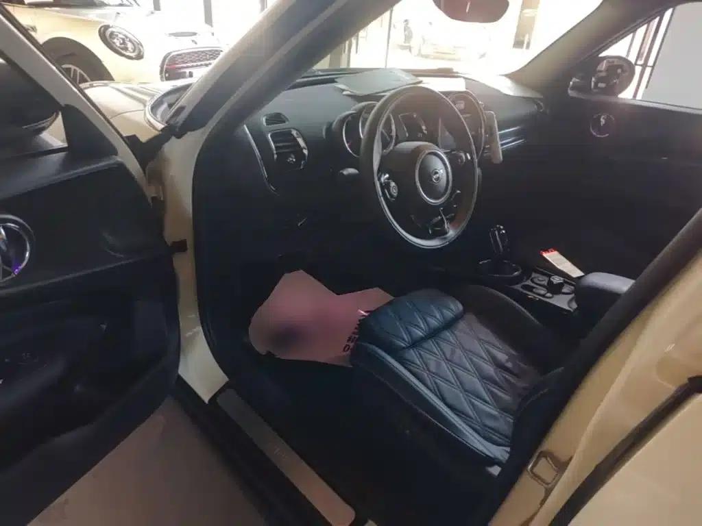 2019 MINI CLUBMAN 1.5T COOPER Connoisseur — миниатюра 16