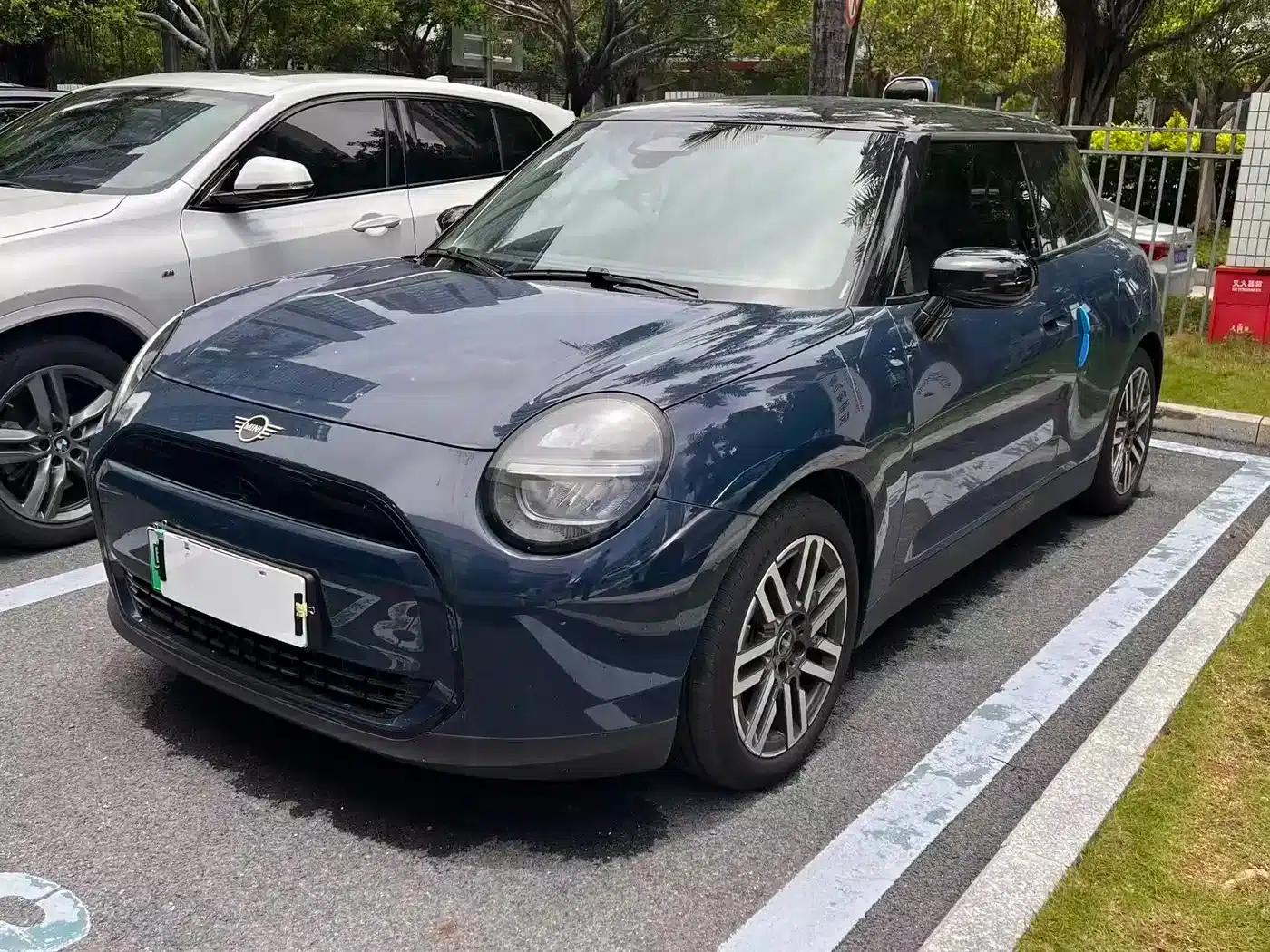 2025 Electric MINI Cooper (456km/h) - Cooper E Classic — миниатюра 1