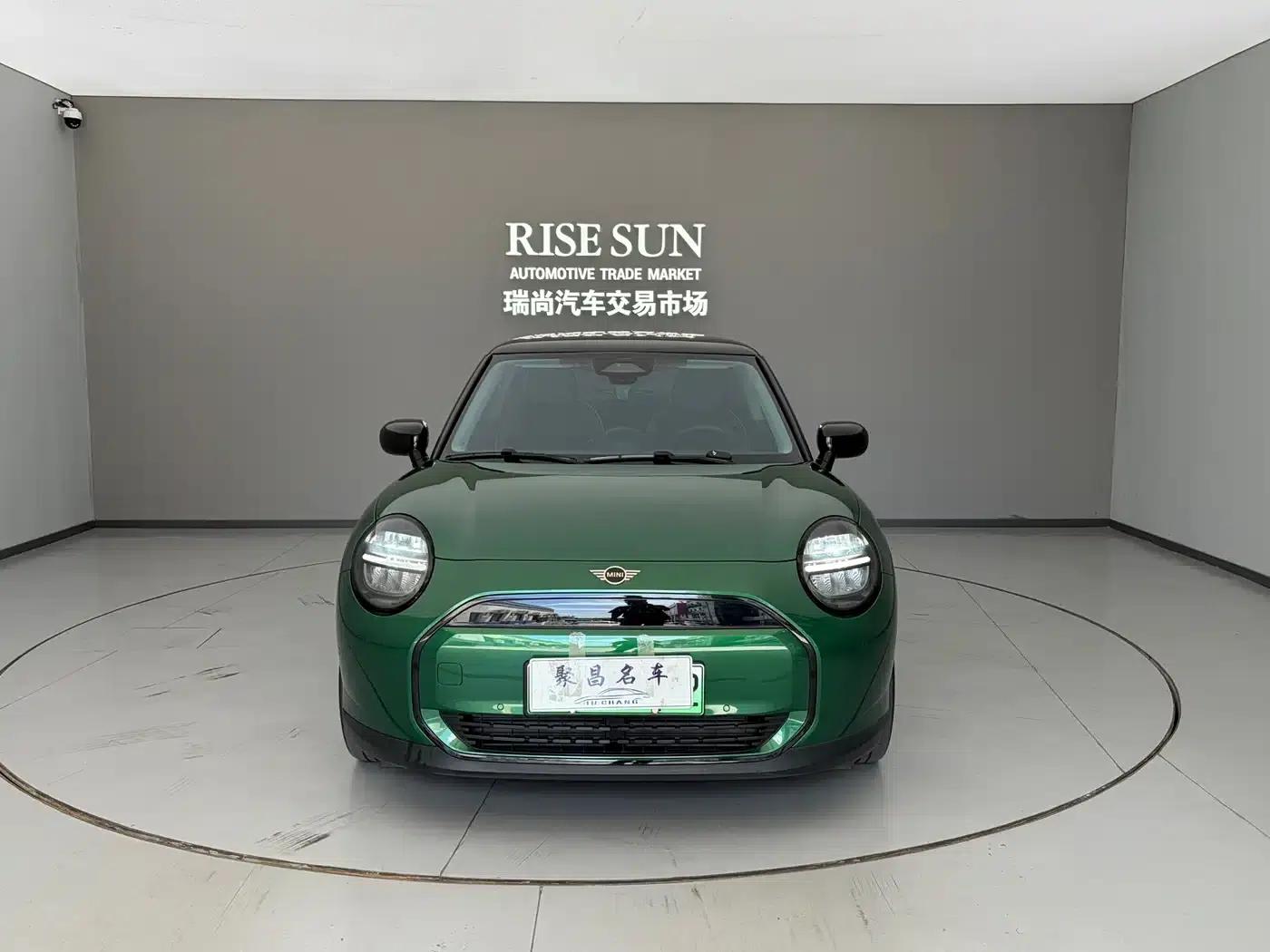 2024 Electric MINI Cooper (456km/h) - Classic Style — миниатюра 2