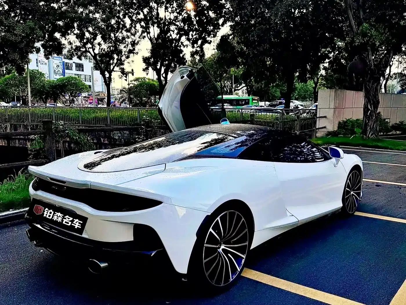 McLaren GT 2023 4.0T Standard Edition — миниатюра 3