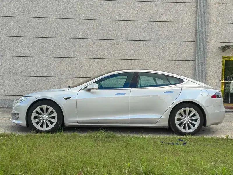 Model S 2017 75 — миниатюра 4