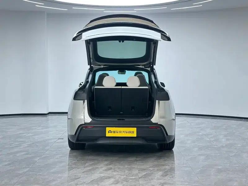 Model Y L 2026 Standard Edition — миниатюра 20