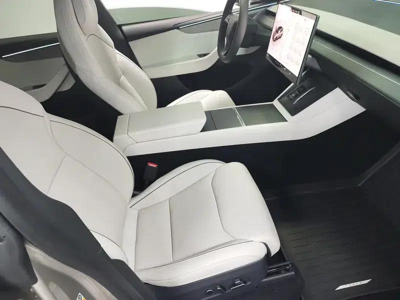 Model Y L 2026 Standard Edition — миниатюра 23