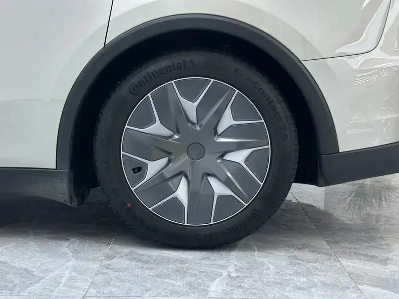 Model Y L 2026 Standard Edition — миниатюра 9