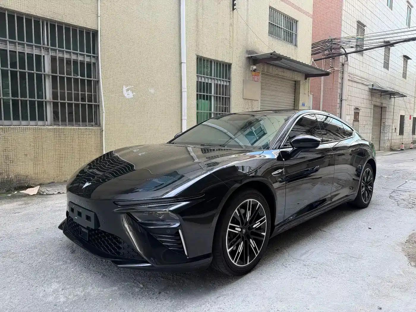 Nezha S 2024 Pure Electric 520km Rear-Wheel Drive Premium Edition — миниатюра 1